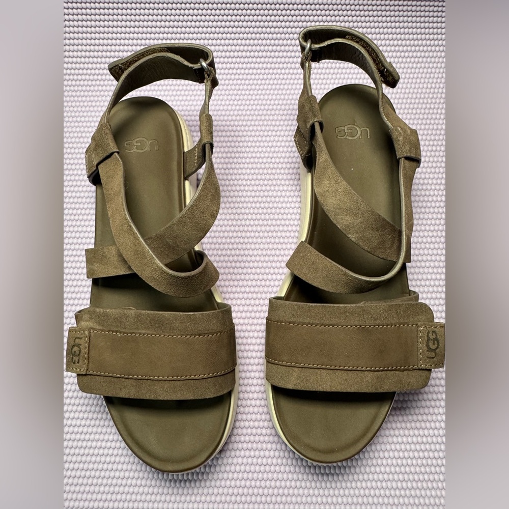 UGG Women's Brown Strappy Sandals